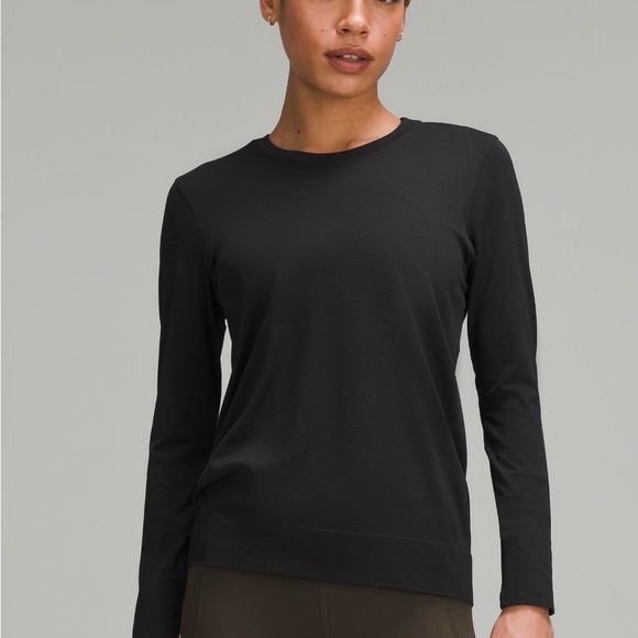 lululemon athletica Tops - 🖤 Lululemon Swiftly Relaxed Long Sleeve – Hip Length – Size 8 — Like New